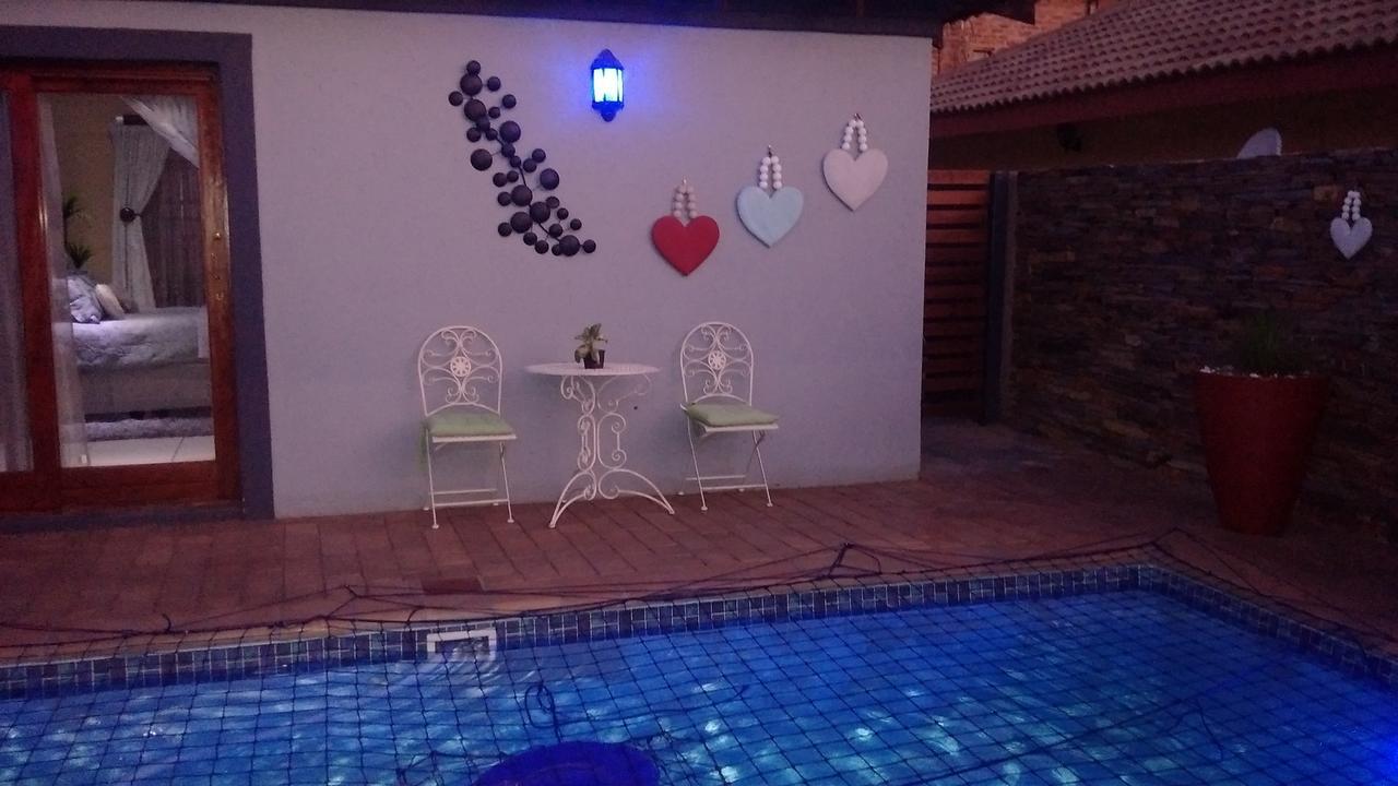 Hotel Dinaledi House Bela-Bela Esterno foto